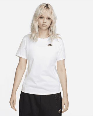 Nike Nike Sportswear Club EssentialsCamiseta - Mujer