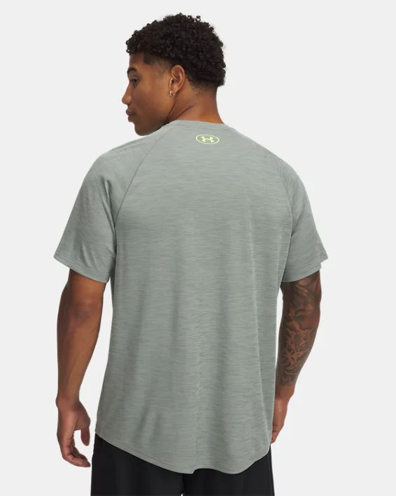 Under Armour Camiseta de manga corta con textura UA Tech™ para hombre   2025