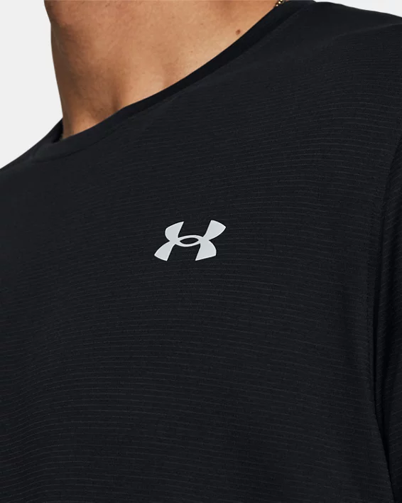 Under Armour Camiseta de manga larga UA Launch para hombre   Últimos 3 días