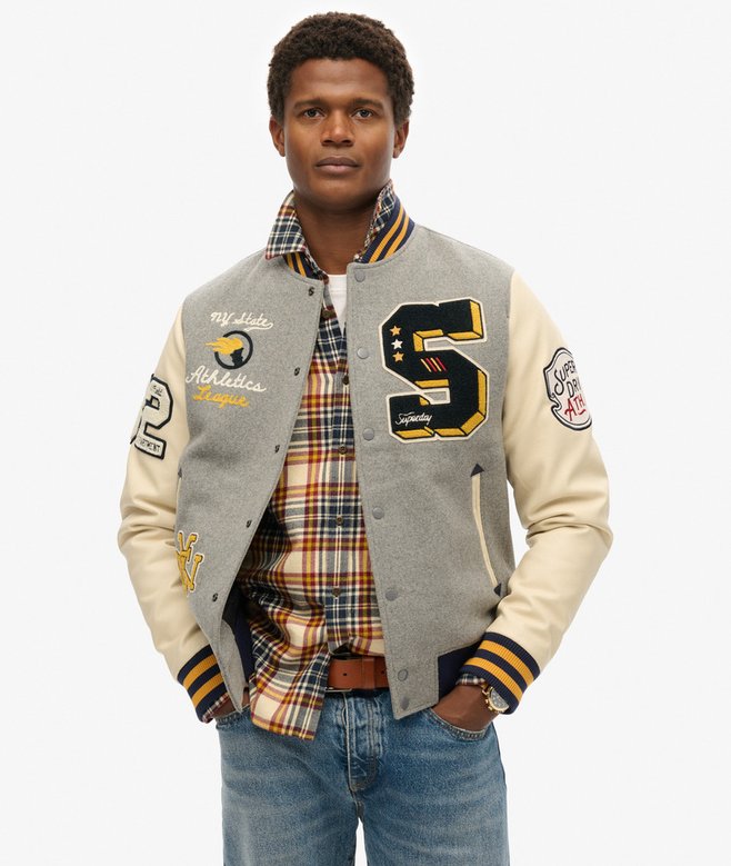superdry Cazadora bómber con insignia universitaria Rebajas online
