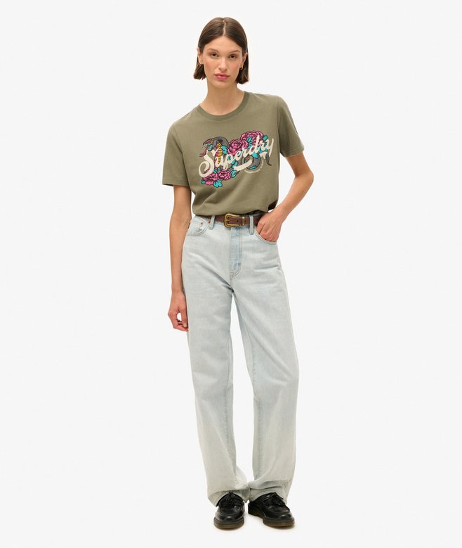 superdry Camiseta de corte relajado con motivo de tatuaje Script Ofertas de temporada