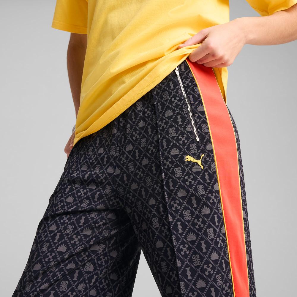 Puma Pantalones rectos estampados Road To Unity T7 para mujer En oferta