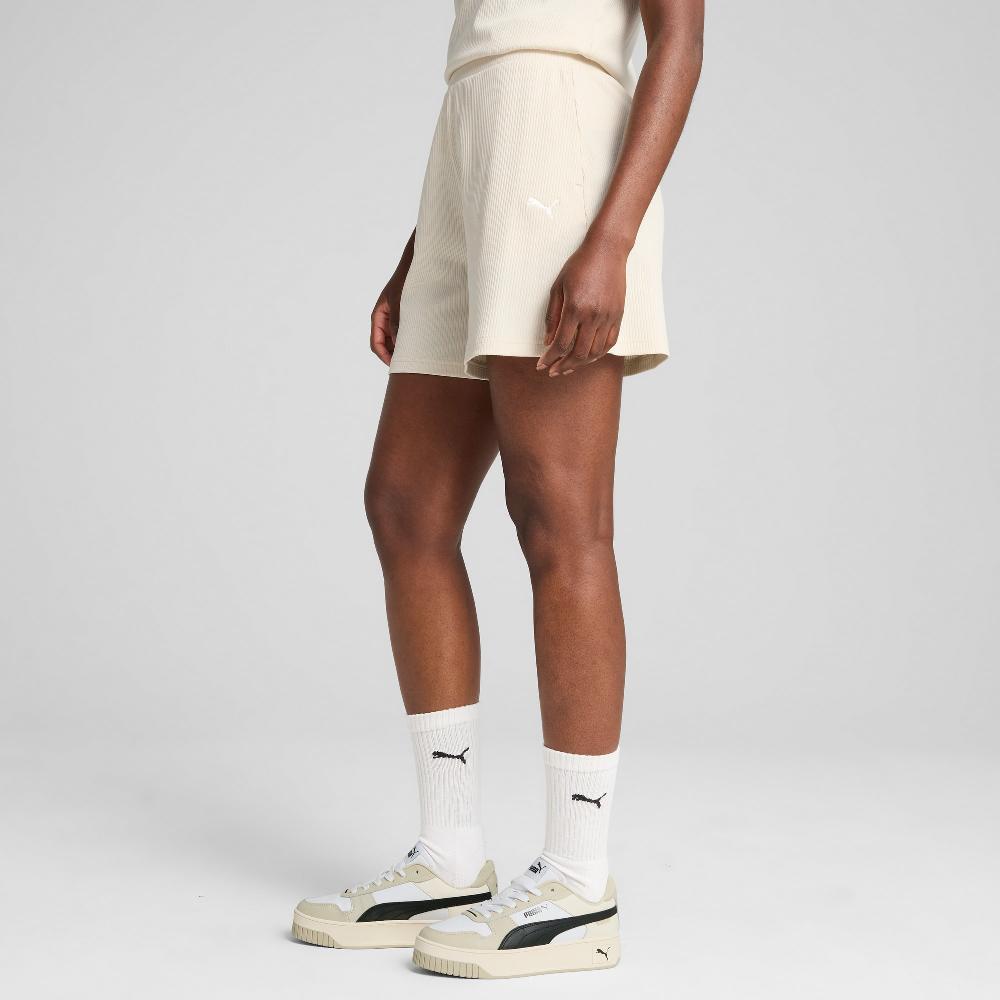 Puma Shorts de canalé tiro alto ESS ELEVATED 5" para mujer