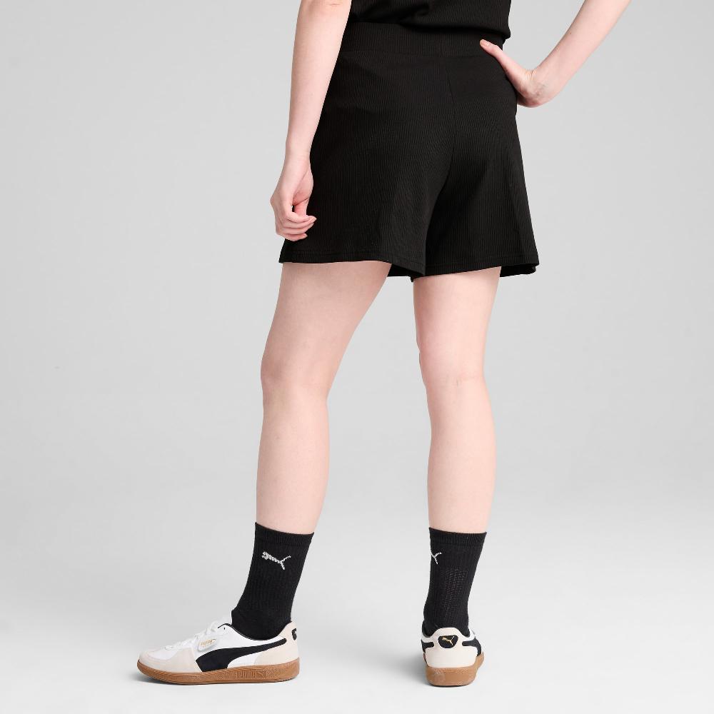 Puma Shorts de canalé tiro alto ESS ELEVATED 5" para mujer Promoción trimestral