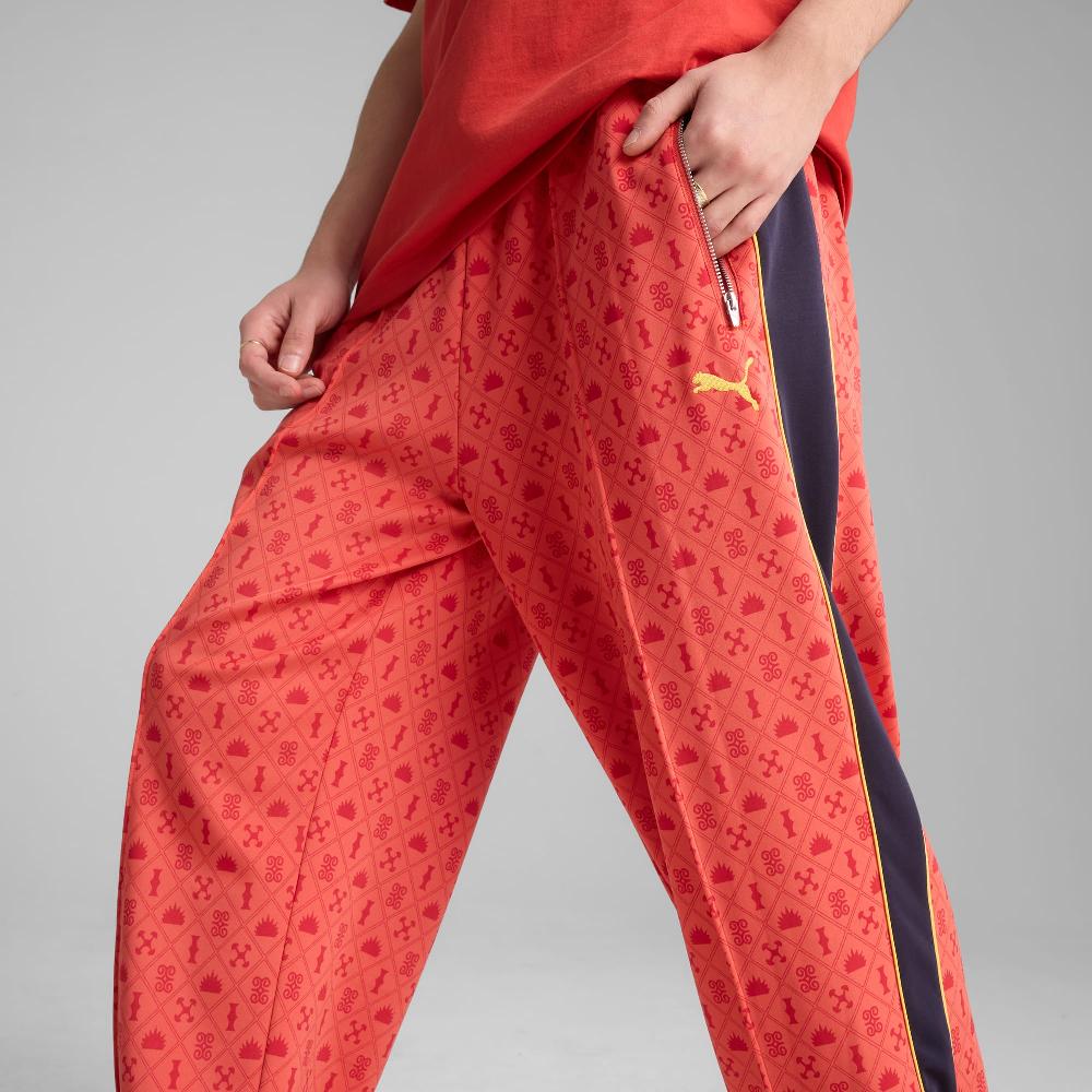 Puma Pantalones de chándal holgados y estampados Road To Unity para hombre Solo hoy