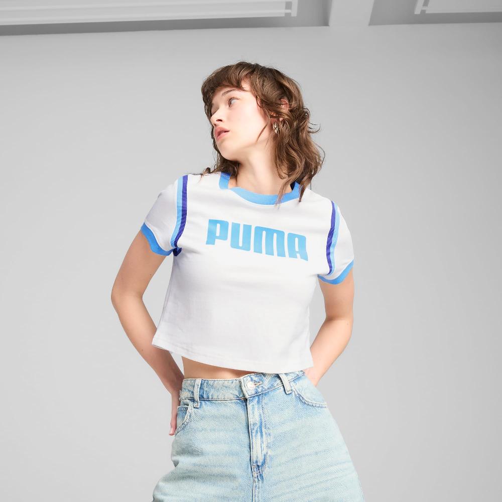 Puma Camiseta baby tee estampada FUTURE.PUMA.ARCHIVE para mujer