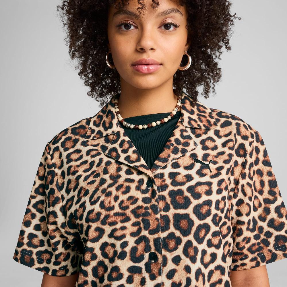 Puma Camiseta holgada tejida con estampado integral LEO LUXE para mujer Descuento por venta flash